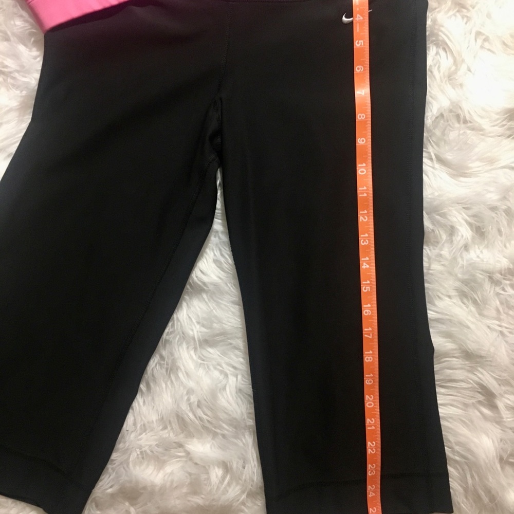 Nike - Dri-Fit Cropped Workout Gear - Picture 3 of 4